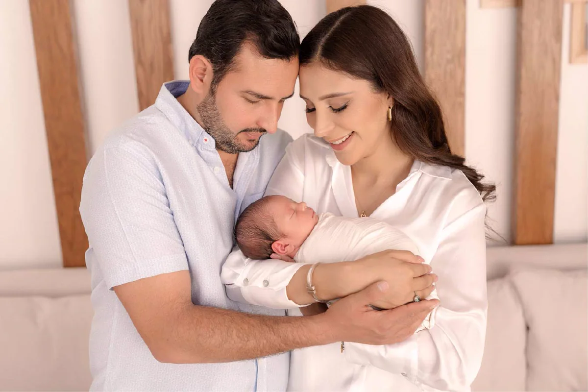 Paquete Pequeña de Oro — sesión de fotos newborn con familia en Ciudad Juárez